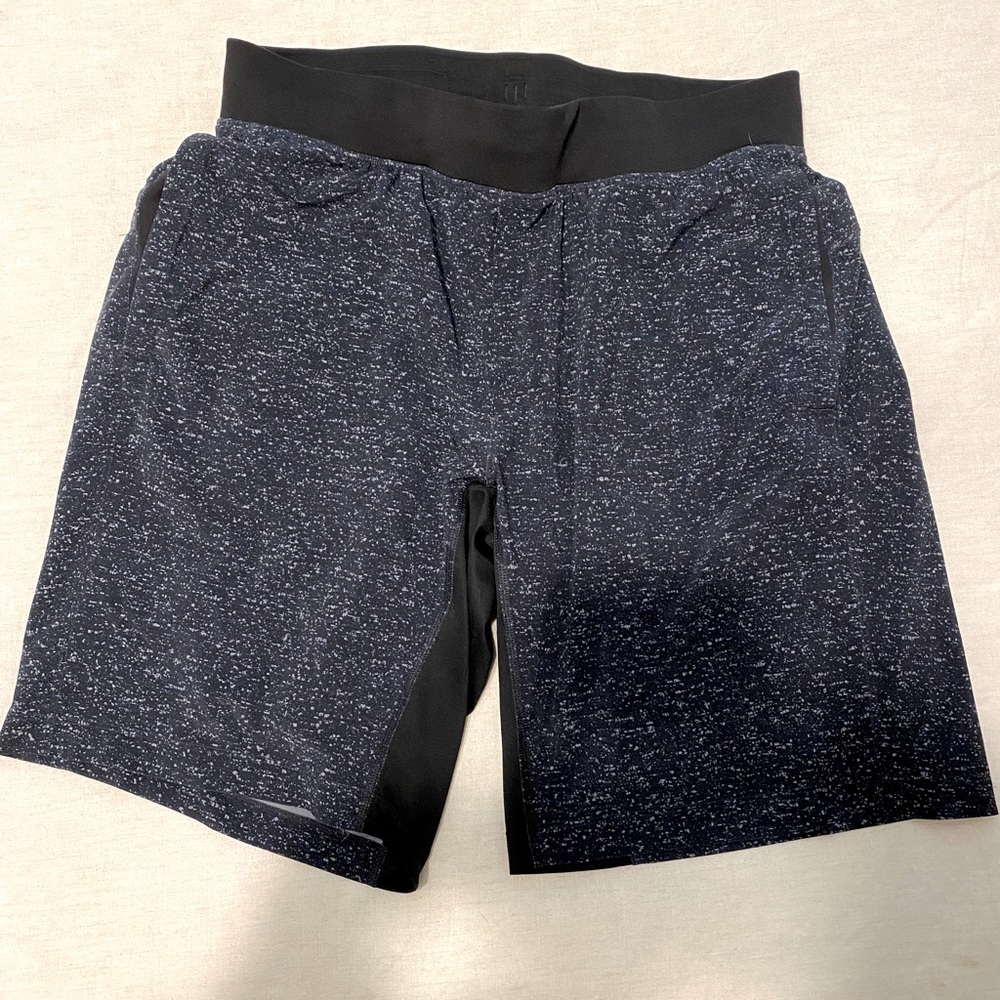 Lululemon Men’s THE lined shorts Sz. L